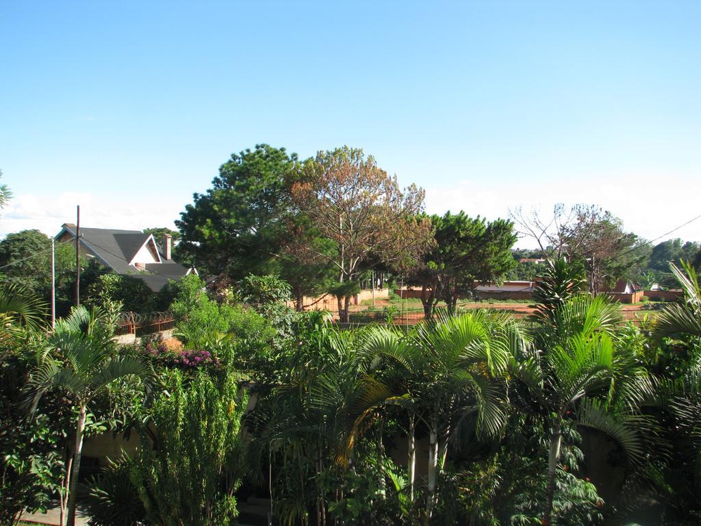Avamada Lodge Ivato  Buitenkant foto