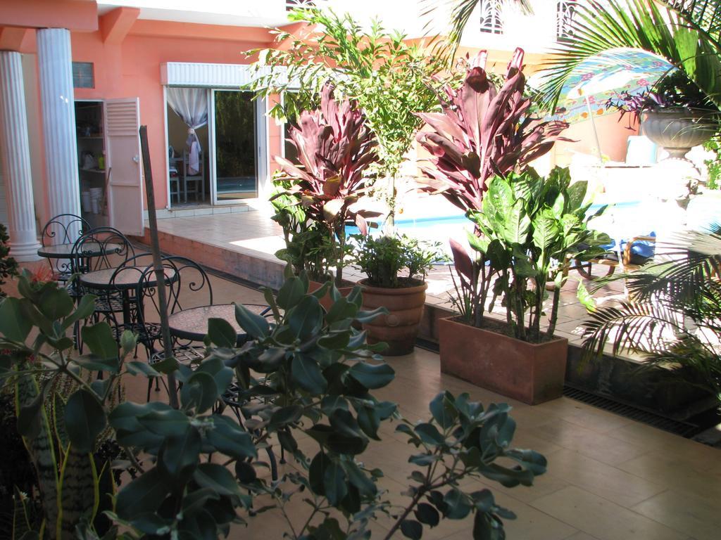Avamada Lodge Ivato  Buitenkant foto