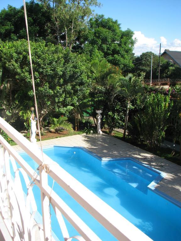 Avamada Lodge Ivato  Buitenkant foto