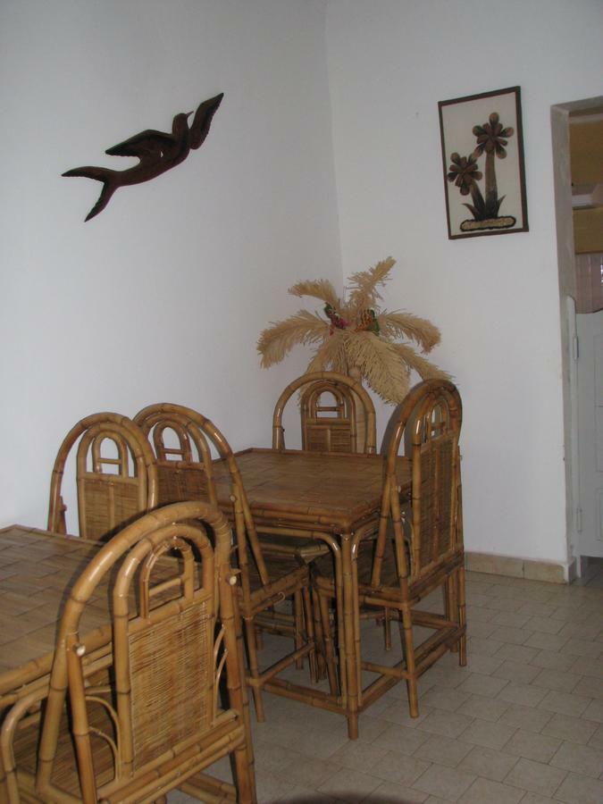 Avamada Lodge Ivato  Buitenkant foto